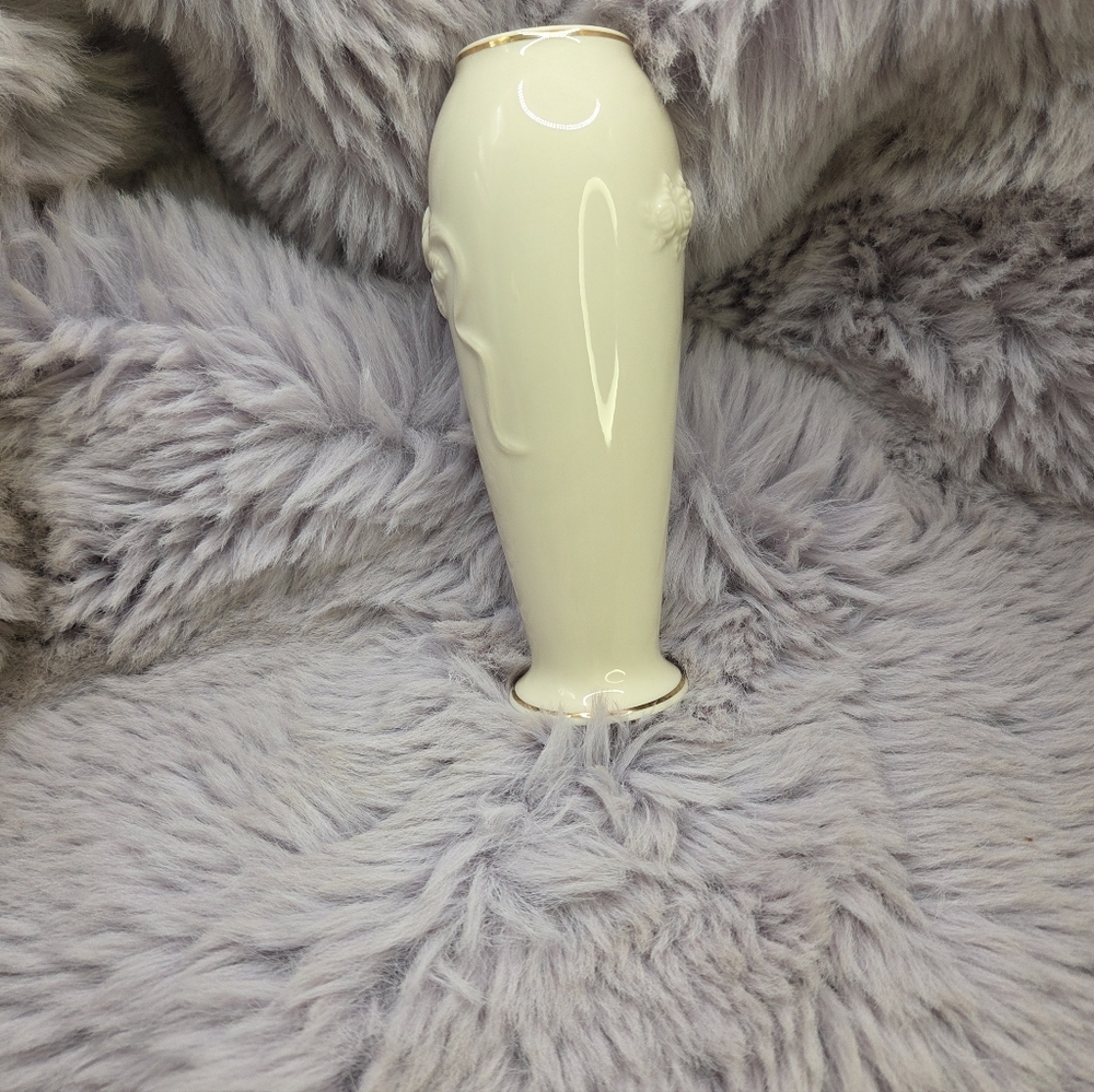 Lenox Cream Ivory Porcelain Rose Vase Medium - Picture 4 of 6